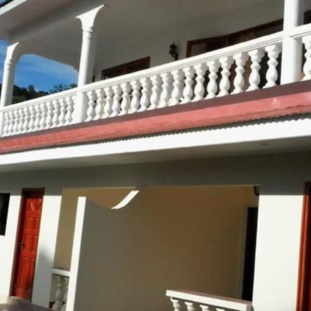 Precious Residence C - Self-Catering Studio Виктория Екстериор снимка